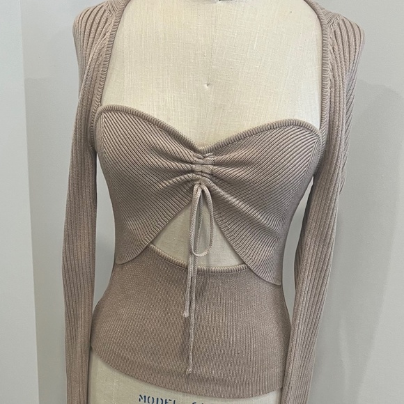 Peekaboo tie front ribbed sweater - Picture 1 of 3